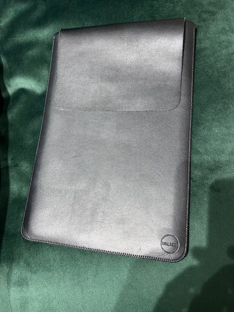 MacBook Air 11インチ Early 2014 【常時充電必須】