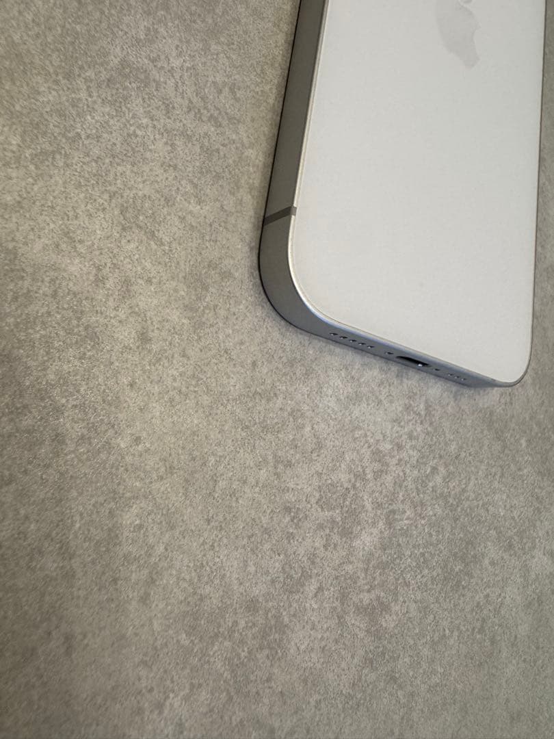 (極美品)Apple iPhone 16e 128GB ホワイト SIMフリー