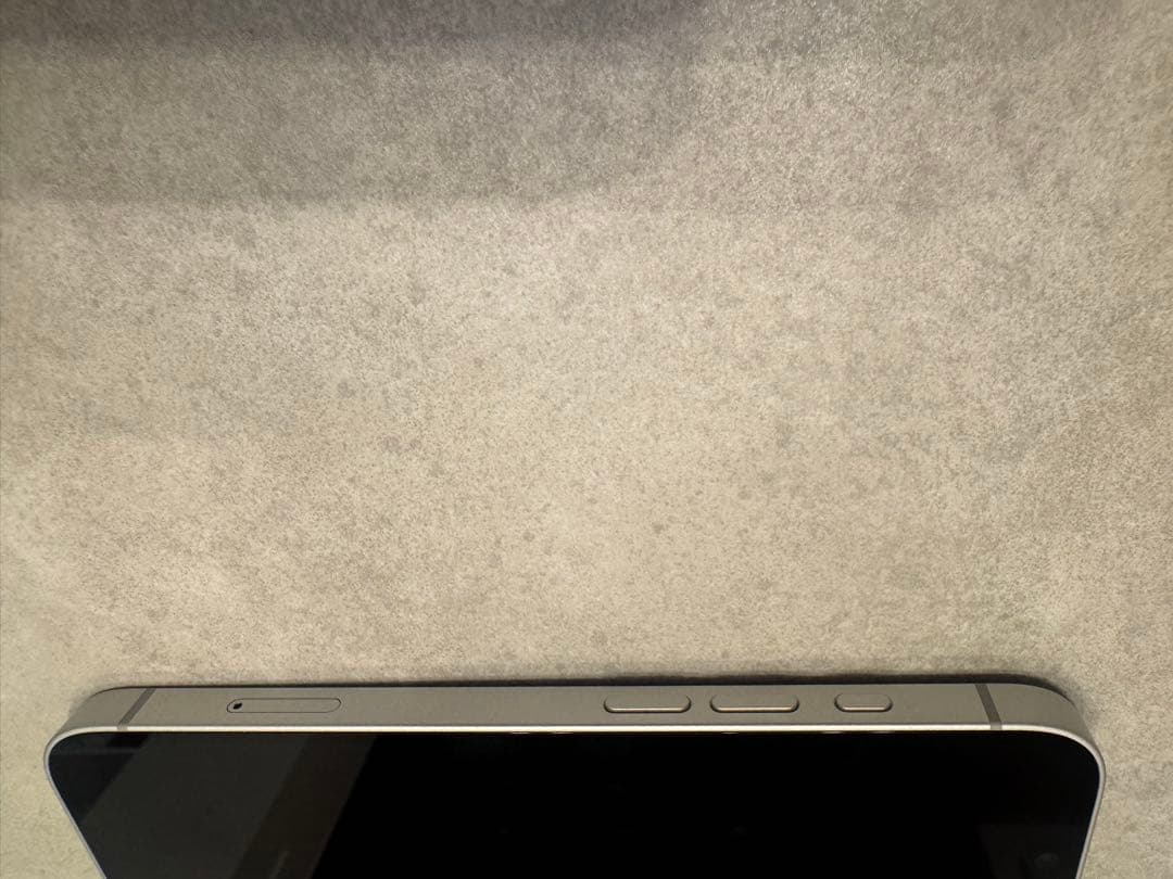 (極美品)Apple iPhone 16e 128GB ホワイト SIMフリー