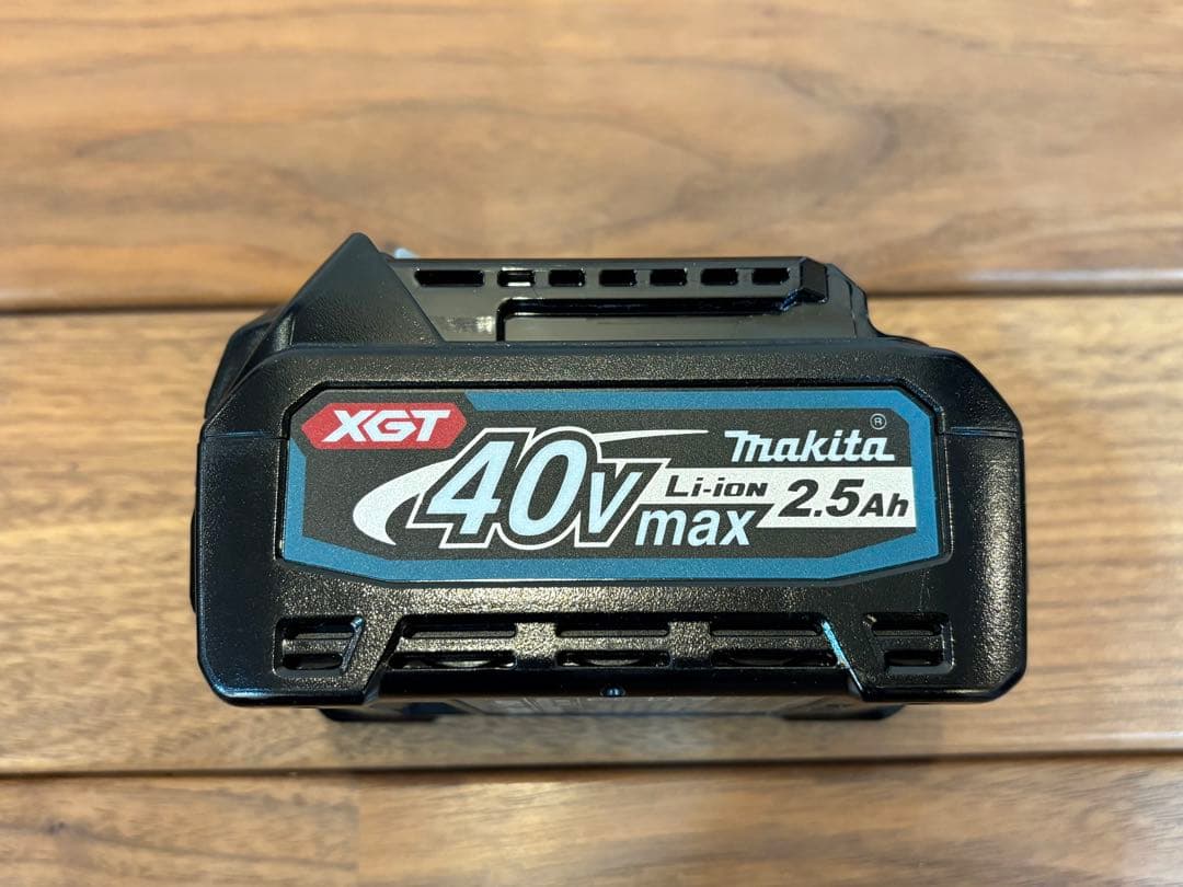 マキタ充電式クリーナー CL002G 40Vmax2.5Ah バッテリ・充電器付