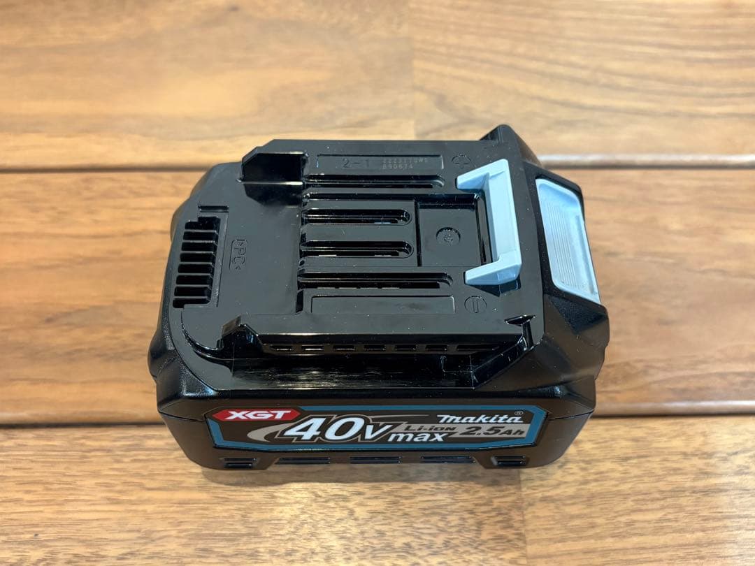 マキタ充電式クリーナー CL002G 40Vmax2.5Ah バッテリ・充電器付