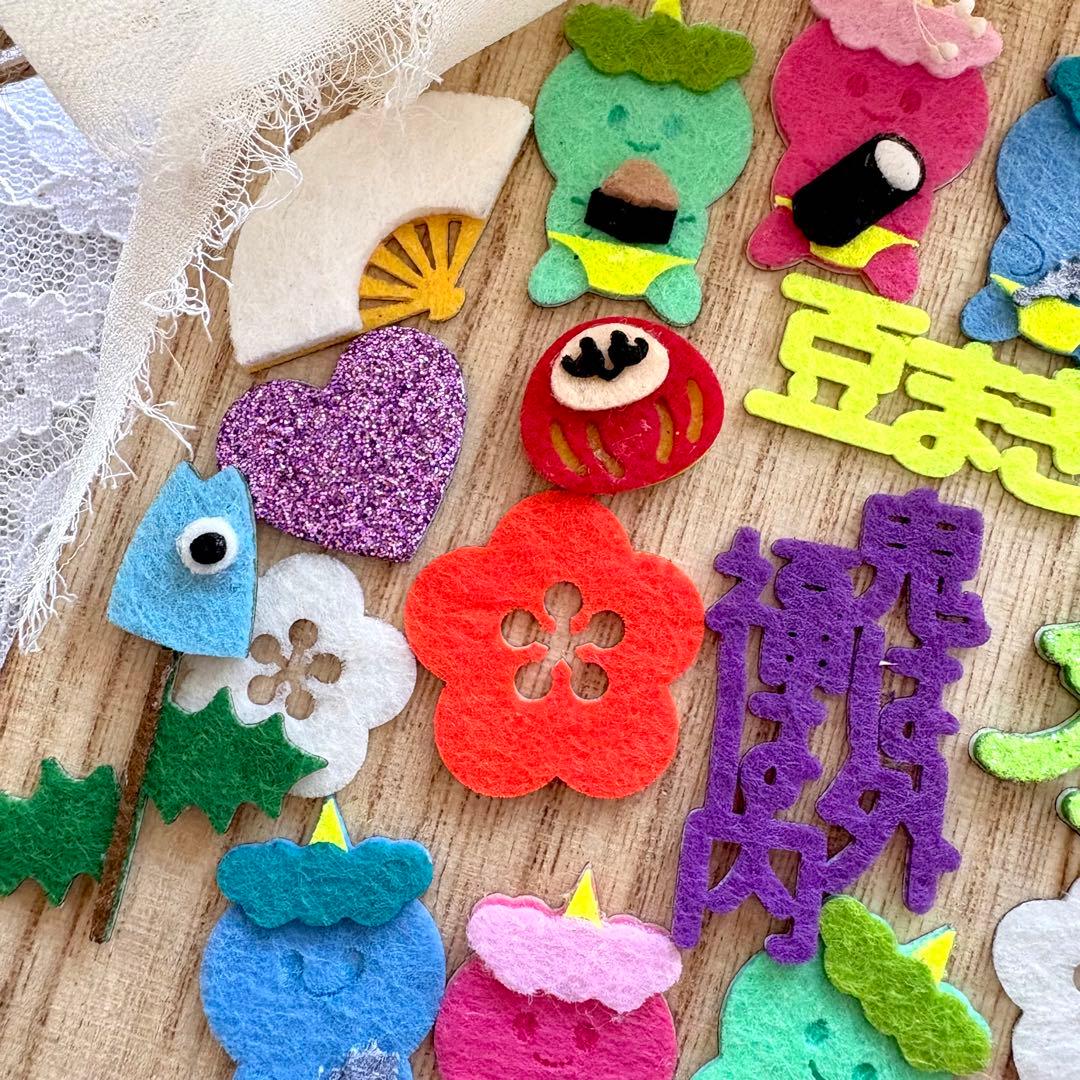 ❷¥1000 フェルトのフレークシール　アルバム　クラフトパンチ