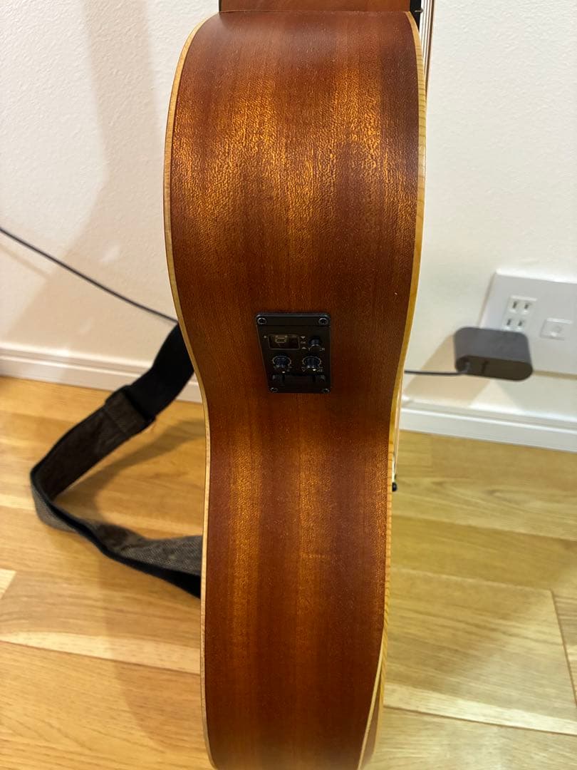 Taylor アコースティックギター　Academy12e