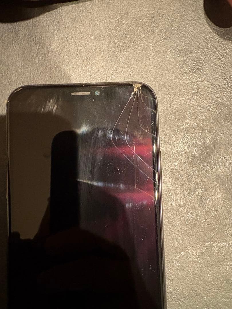 iPhone 10 64GB 本体 バッテリー72%