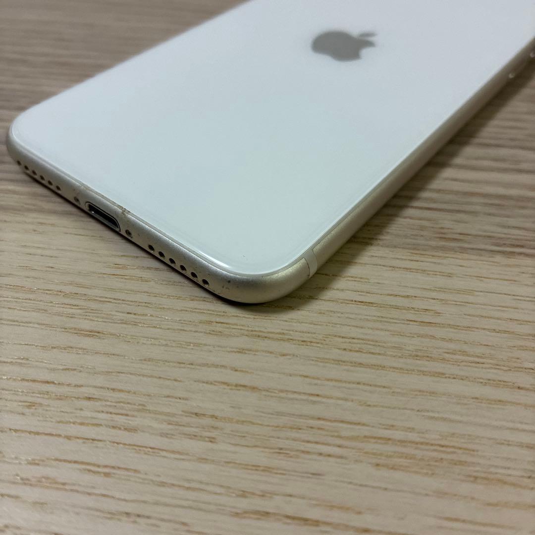 iPhone SE 第3世代 スターライト 64GB SIMフリー 本体のみ