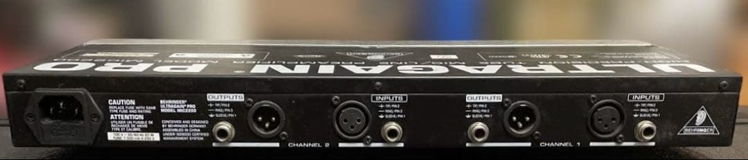 BEHRINGER（ベリンガー） ULTRAGAIN PRO MIC2200