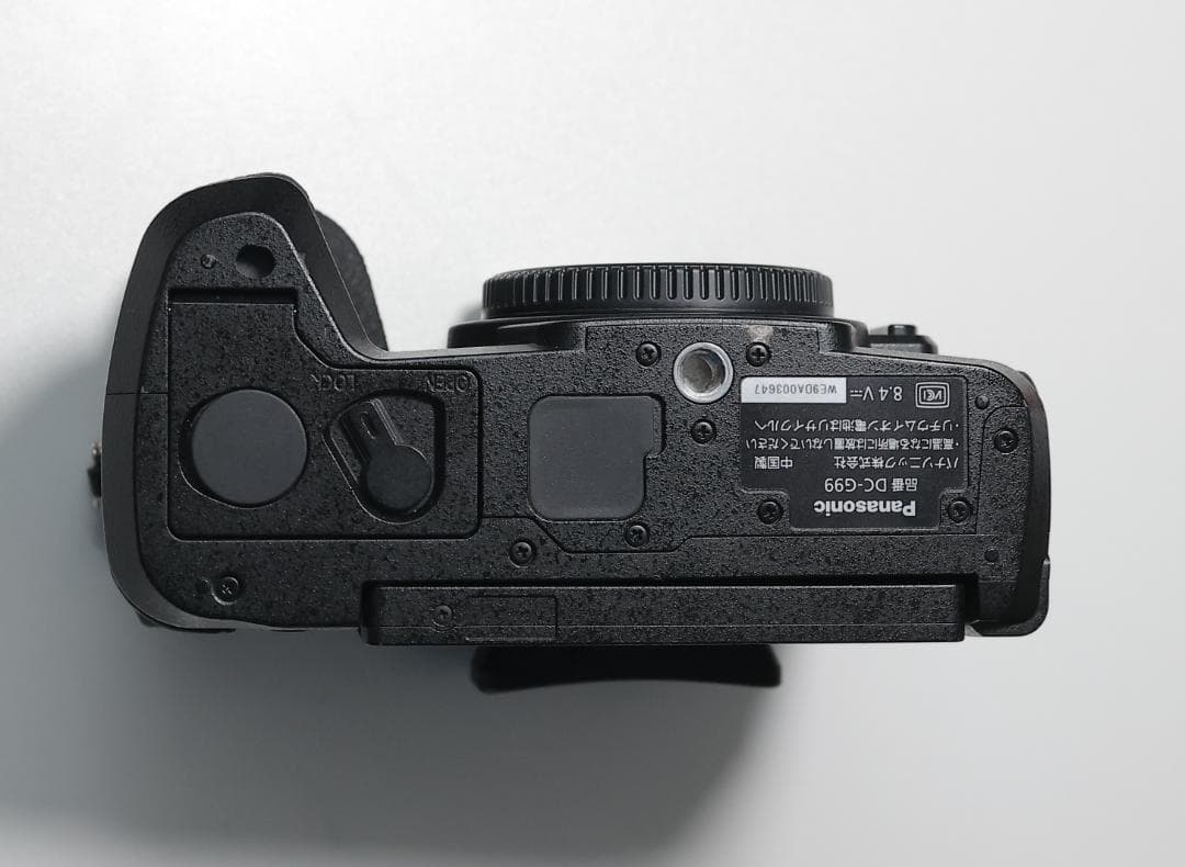 【美品】Panasonic LUMIX DC-G99 ボディ 付属品、カプラ付
