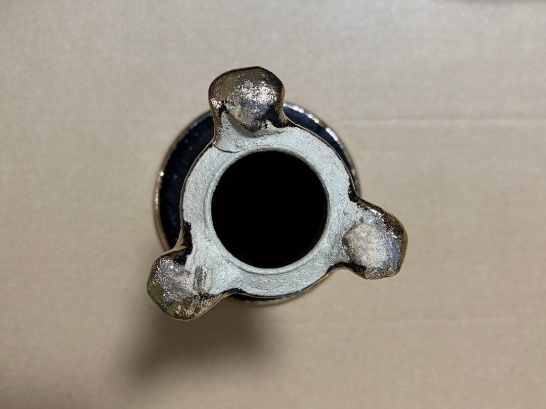 梅の花装飾 黒い陶器 植木鉢（冬限定価格）