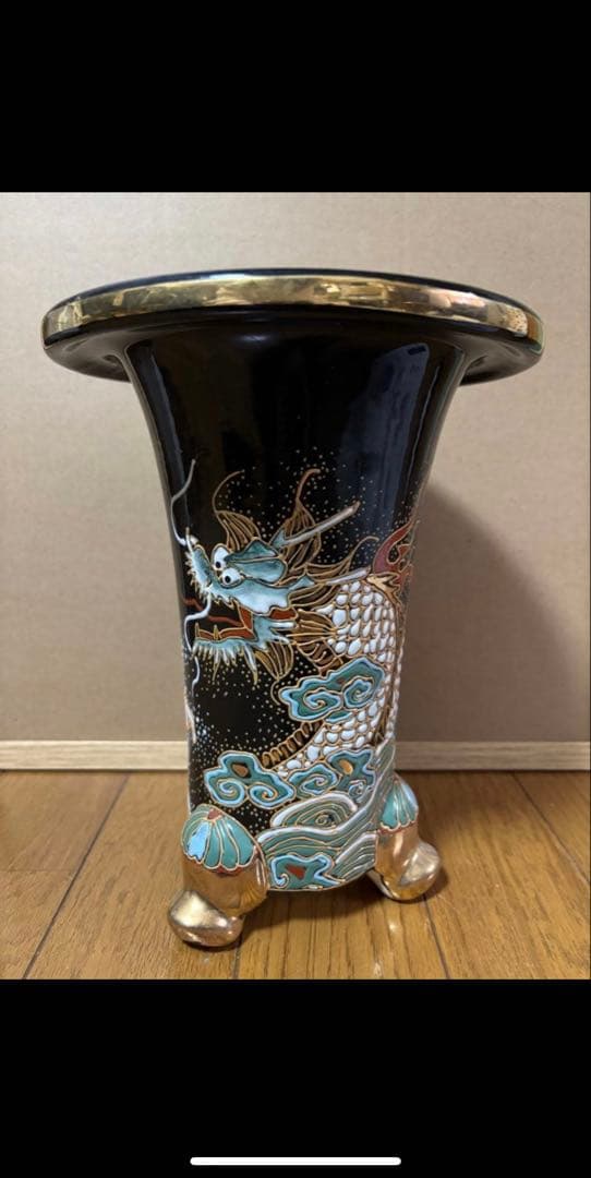 梅の花装飾 黒い陶器 植木鉢（冬限定価格）
