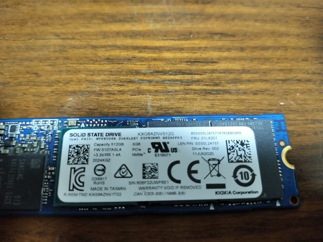 内蔵型SSD Toshiba KXG6AZNV512G 512GB SSD