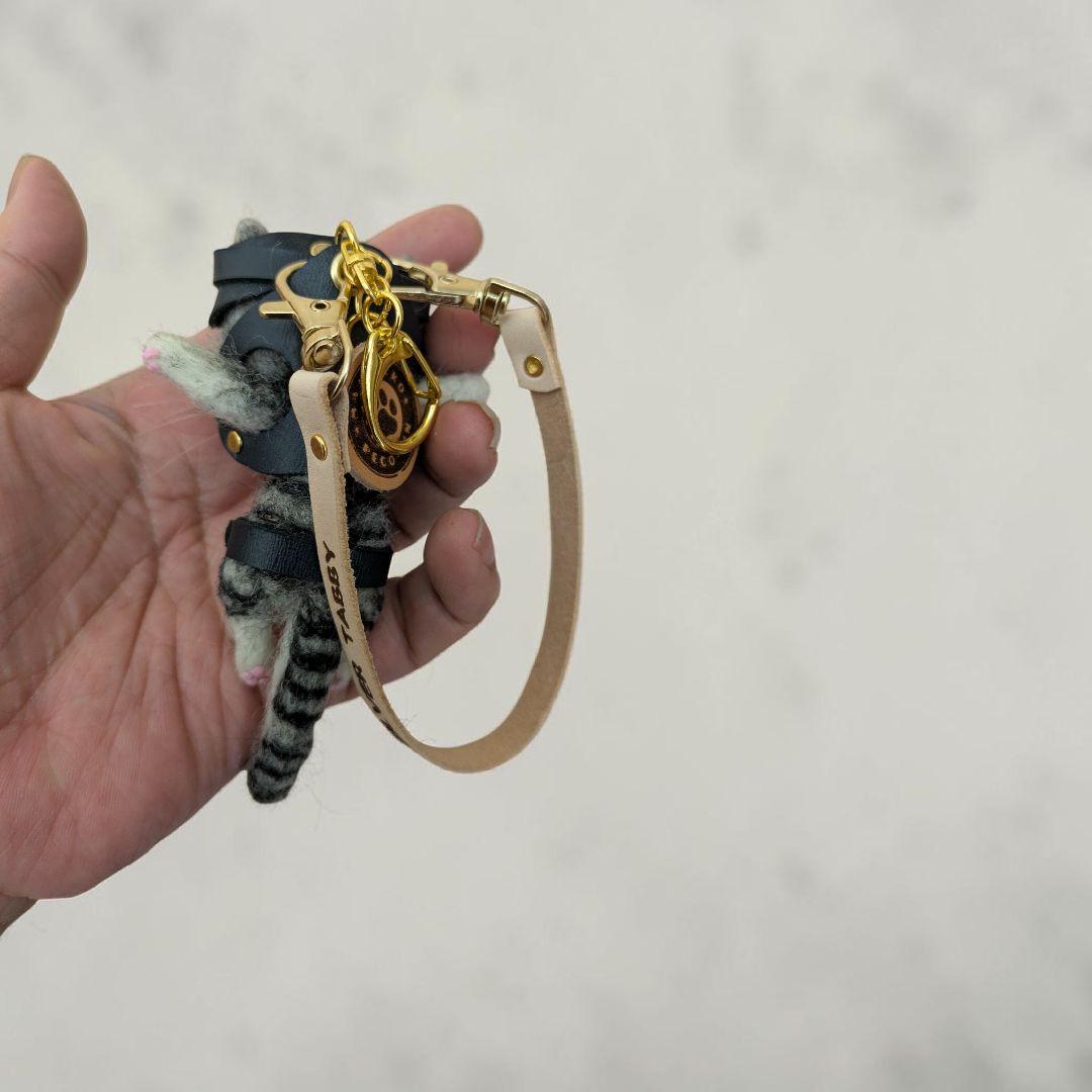 豆猫HOLDCATキーホルダー MN-15 サバ白〜特製豆猫トレカ付き