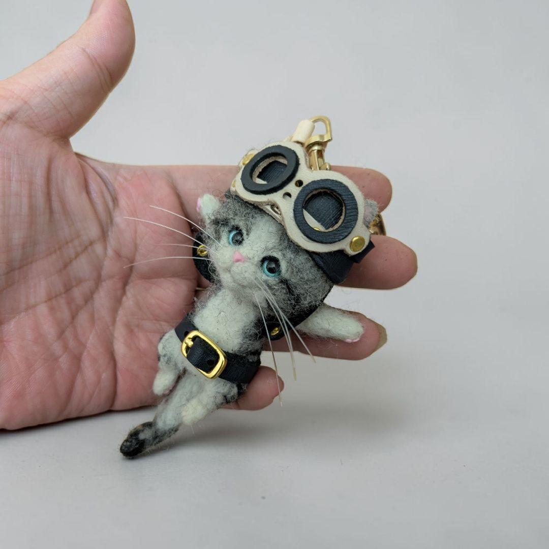 豆猫HOLDCATキーホルダー MN-15 サバ白〜特製豆猫トレカ付き