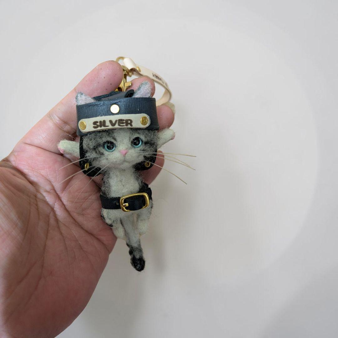 豆猫HOLDCATキーホルダー MN-15 サバ白〜特製豆猫トレカ付き