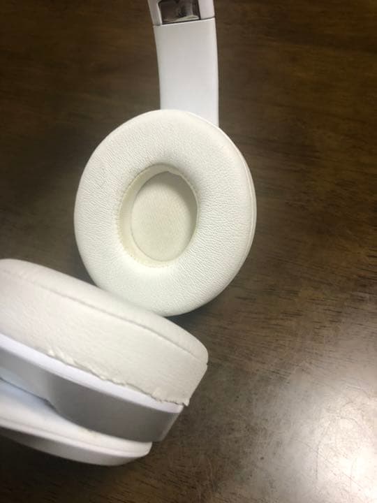 Beats Solo2 オンイヤーヘッドホン ホワイト