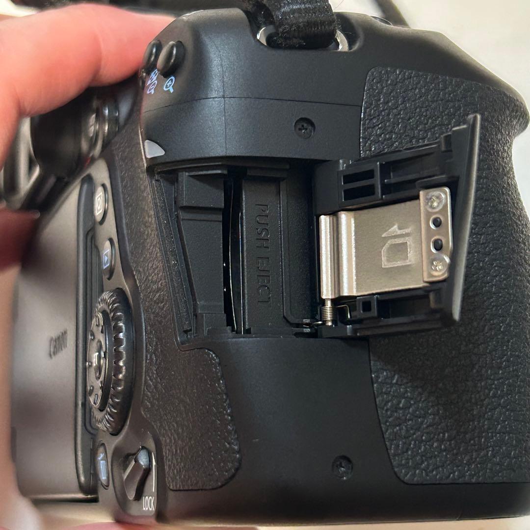 EOS 80D EF-S18-135 IS USM レンズキット