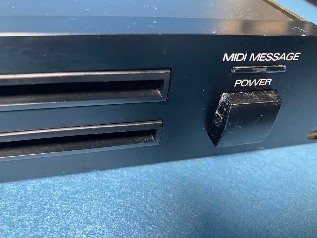 Roland U-110 音源モジュール