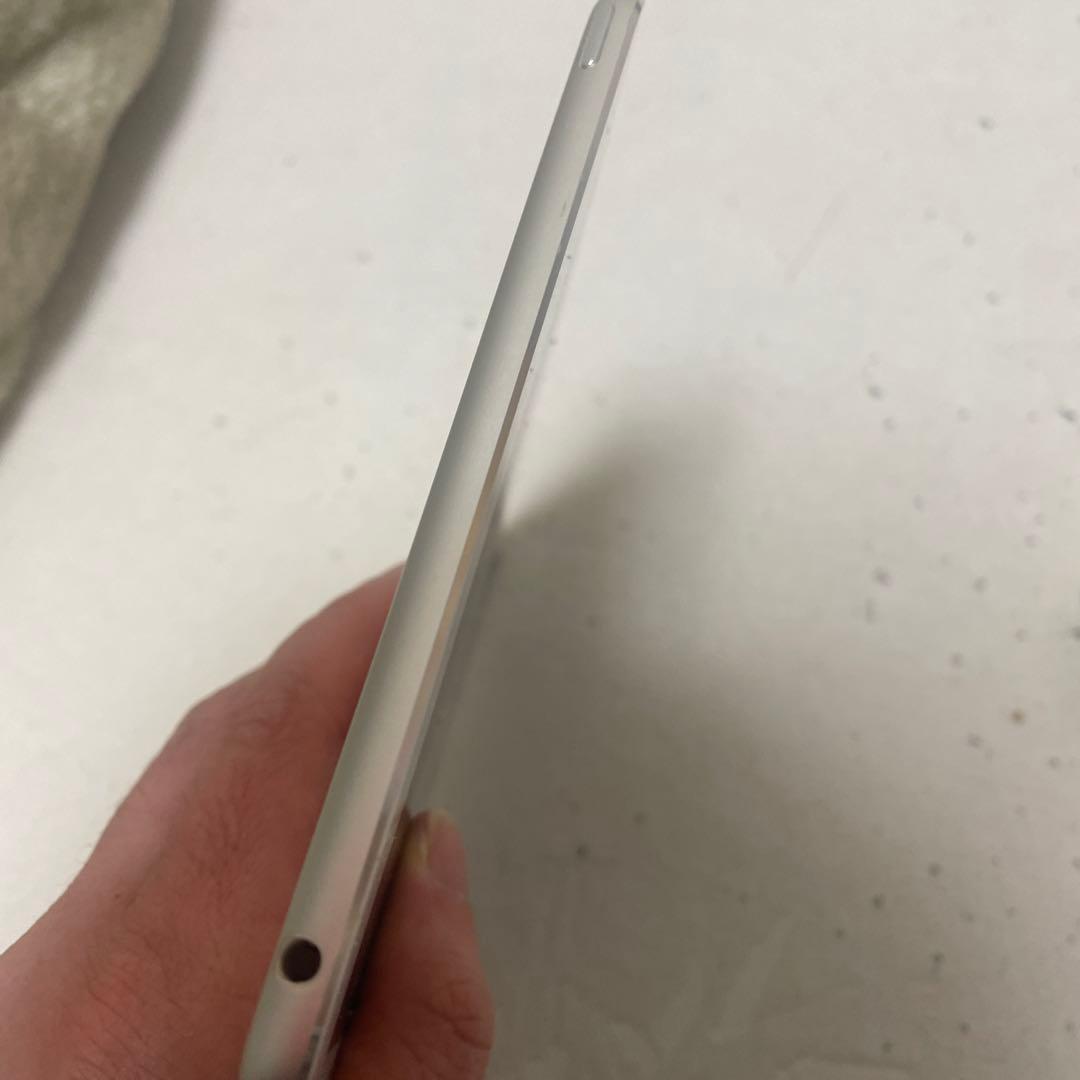 Apple iPad Pro 10.5インチ64GB ホワイト　バッテリー90%