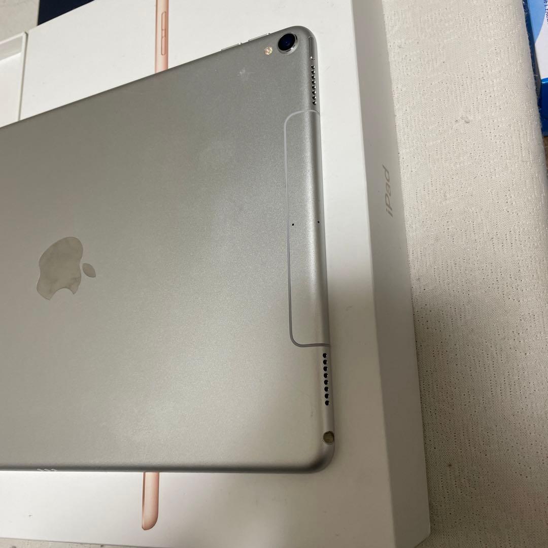 Apple iPad Pro 10.5インチ64GB ホワイト　バッテリー90%