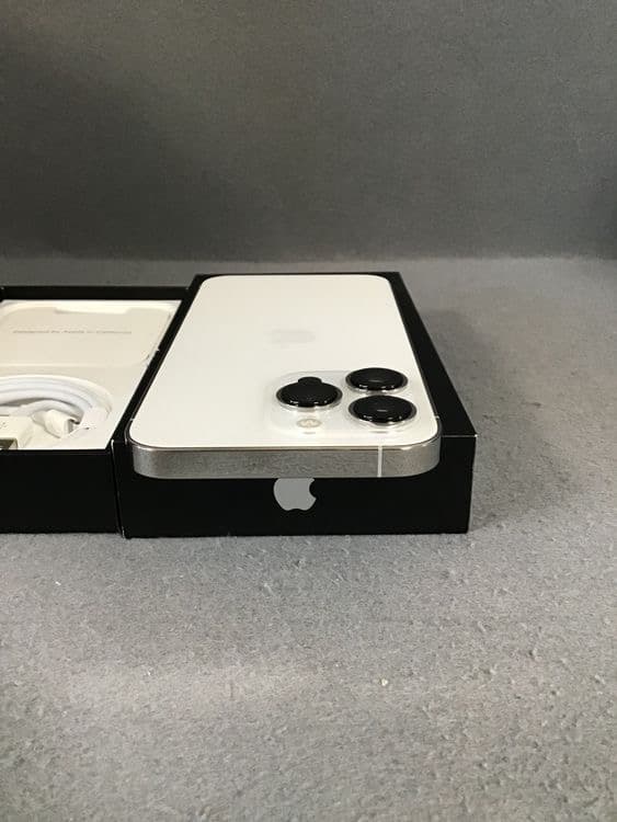 美品 Appleストア版 SIMフリー iPhone13 Pro 256GB