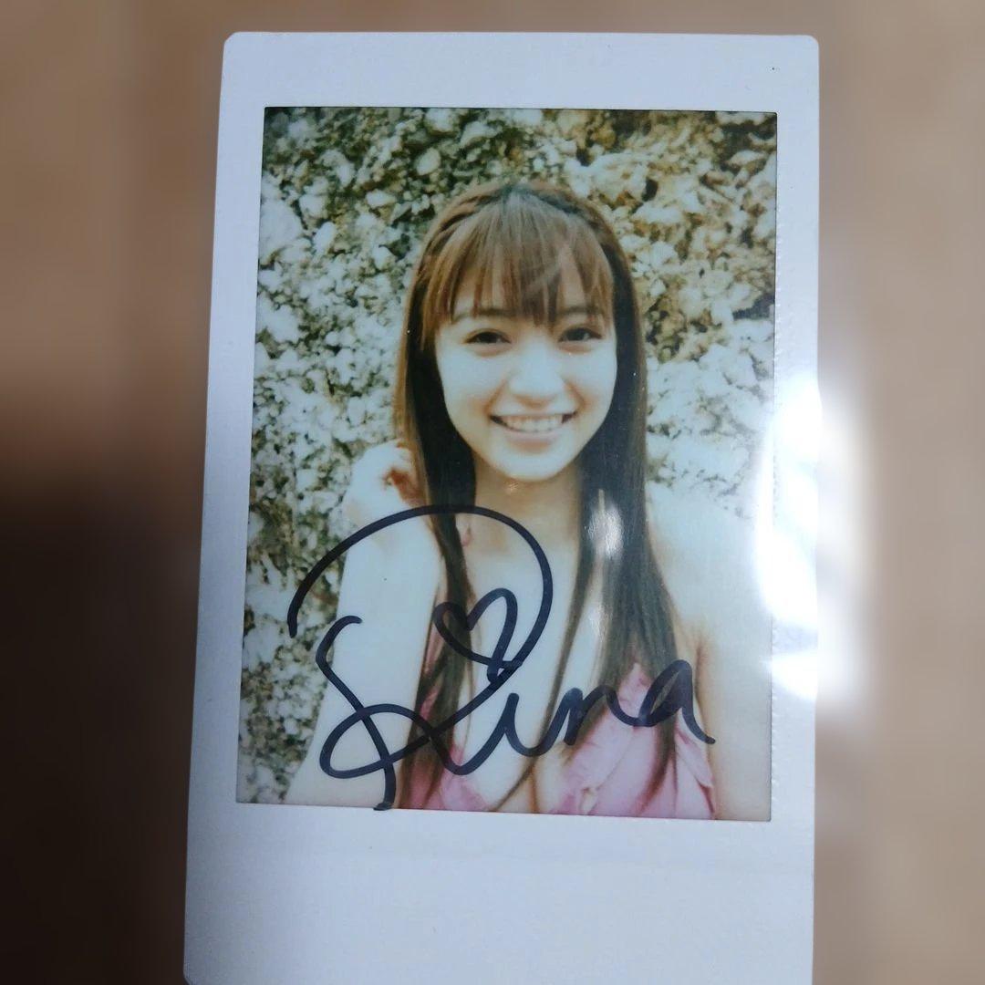逢沢りな　チェキ　サイン入りポラロイド写真