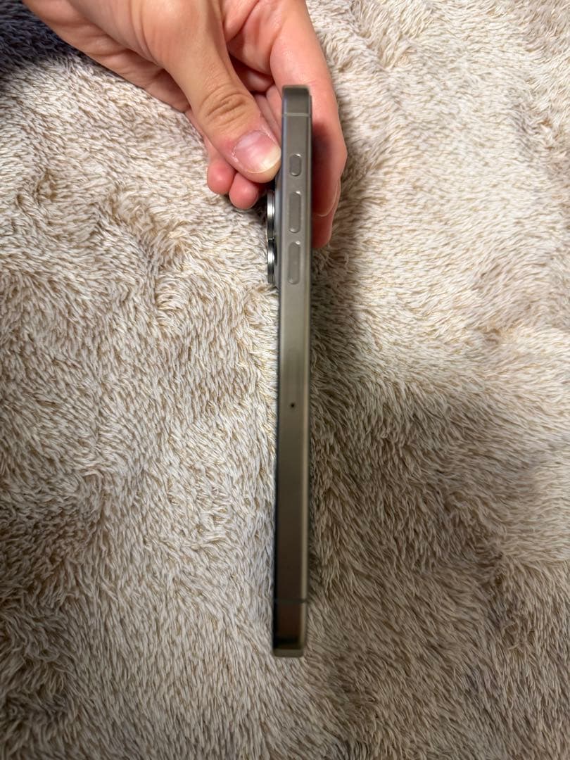 iPhone 15 Pro Max 256GB ナチュラルチタニウム　本体