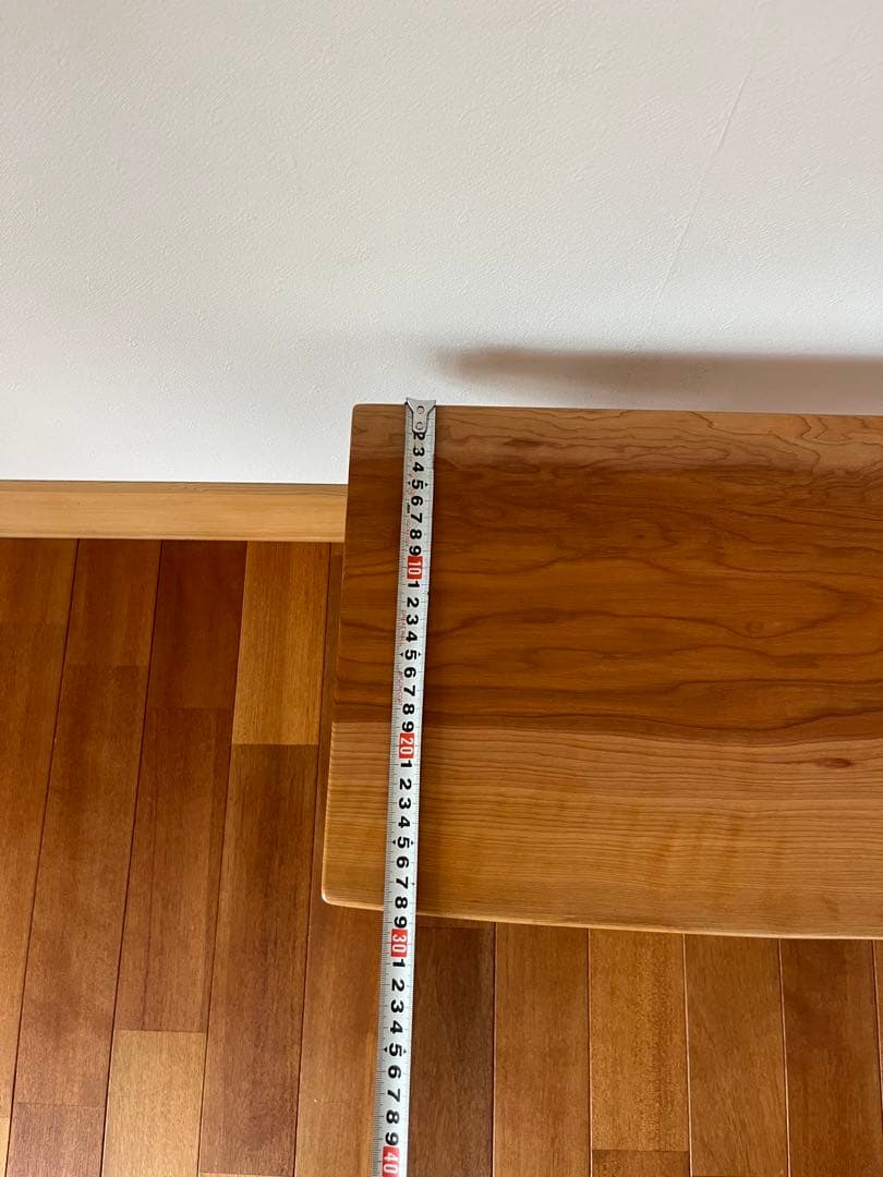 水目桜（みずめざくら）スツール　無垢材