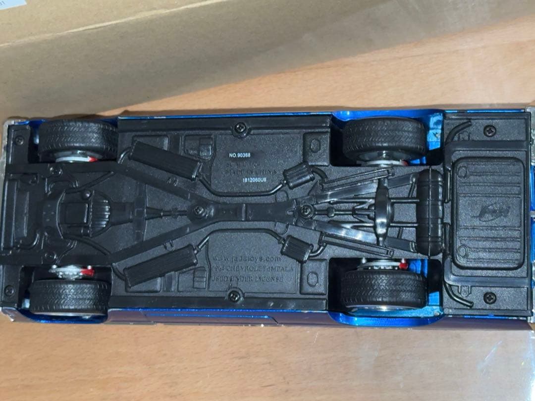 Jada 64' シボレー インパラ 1/24 ミニカー