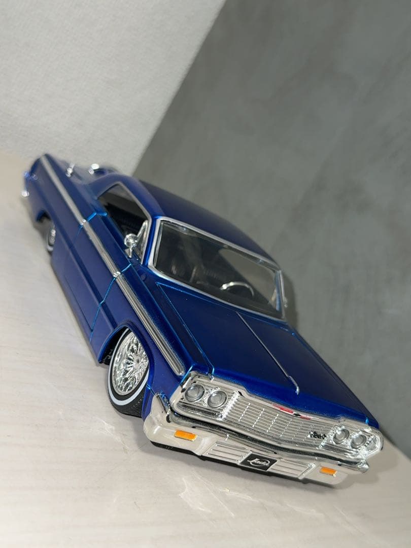 Jada 64' シボレー インパラ 1/24 ミニカー