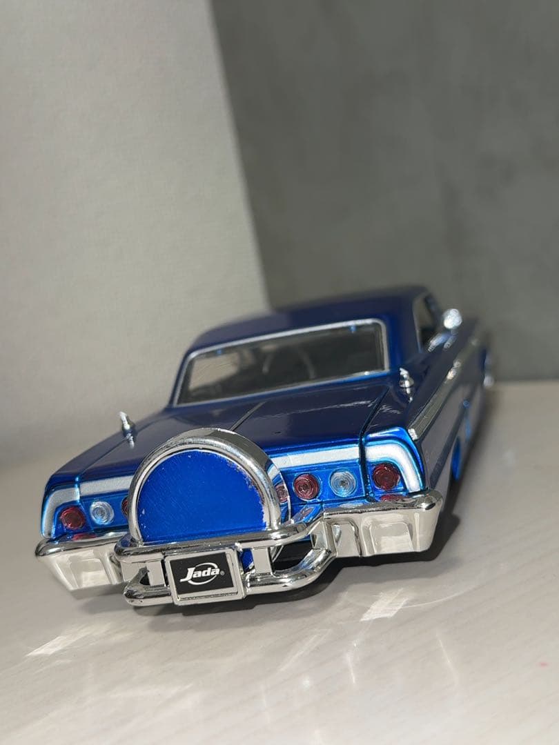 Jada 64' シボレー インパラ 1/24 ミニカー