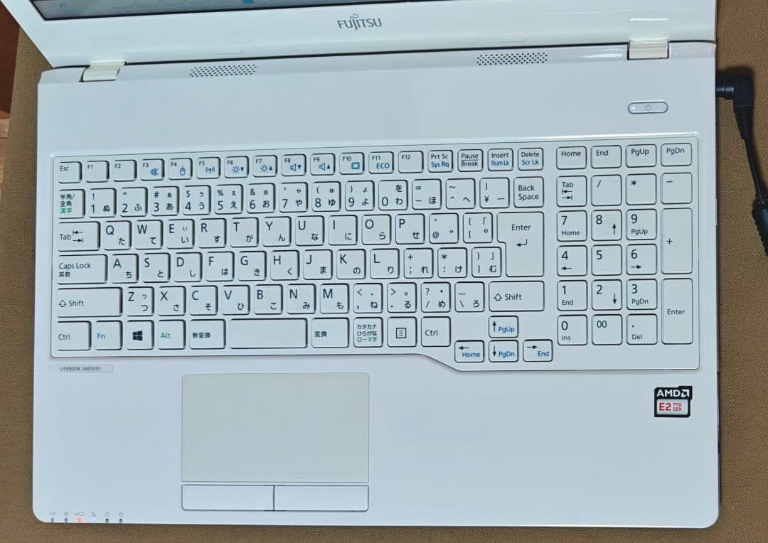 Fujitsu ノートPC ホワイト LIFEBOOK AH30/D1