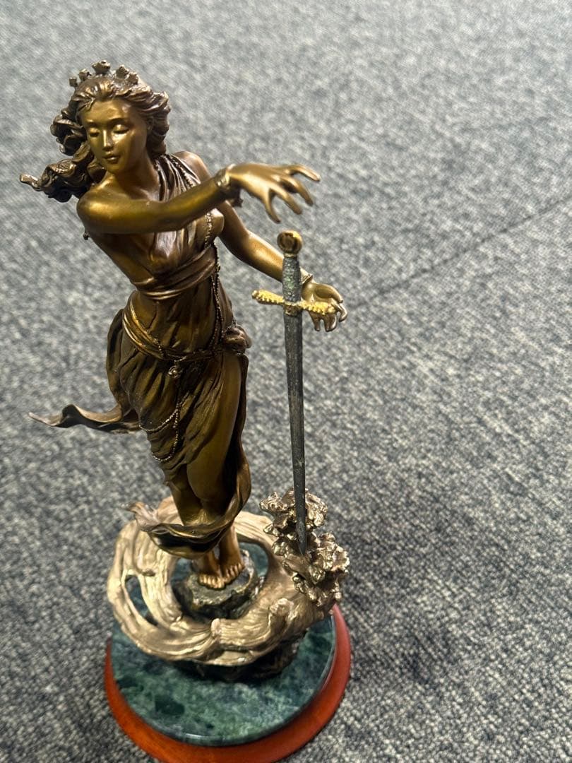 【湖の乙女】 エミリーカフマン作 フランクリンミント製 ブロンズ像 女神