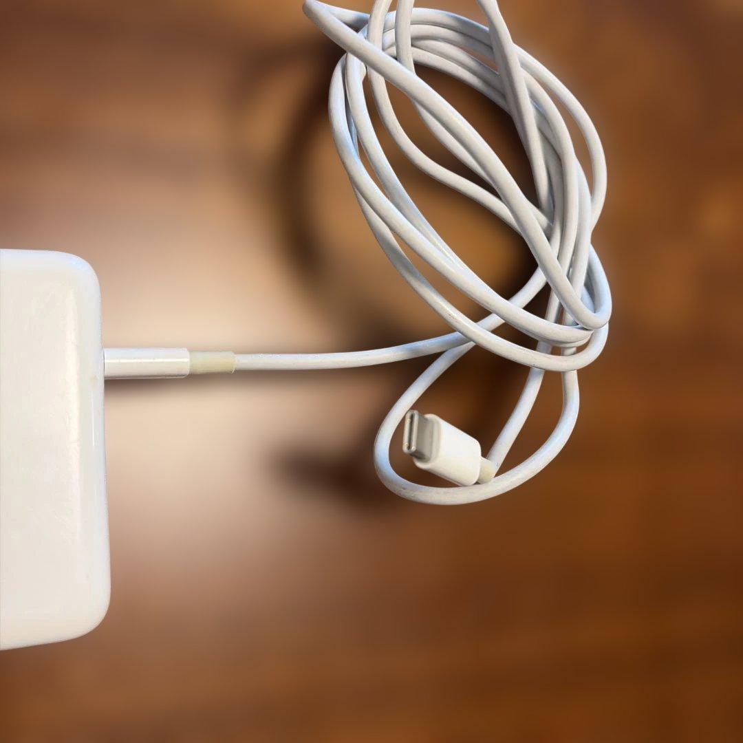 美品 MacBook Pro13 i5 8GB Monterey 充放電74回