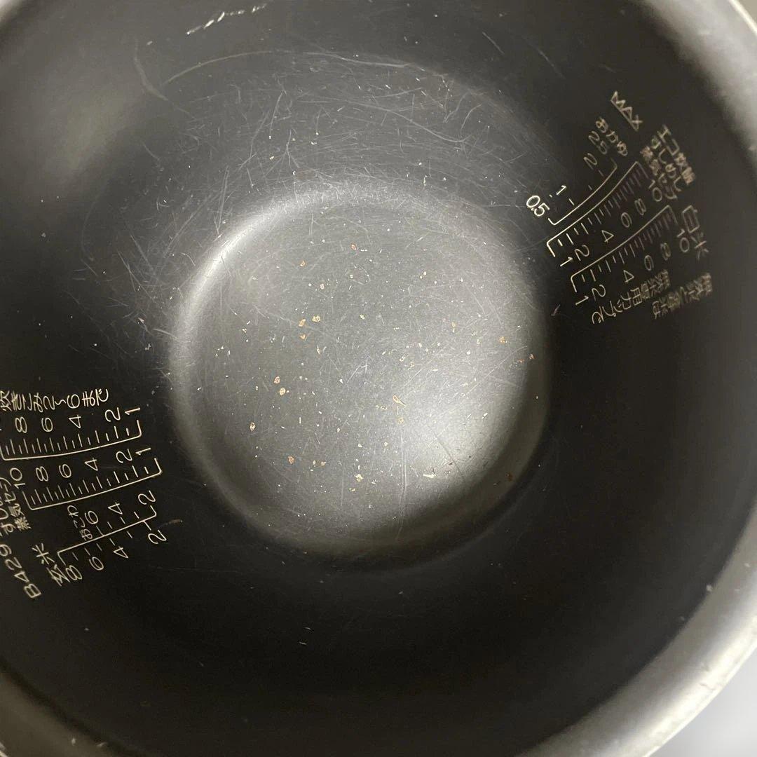 圧力IH炊飯器（10号炊き／1升）NP-BU18 です。 中古品傷あり