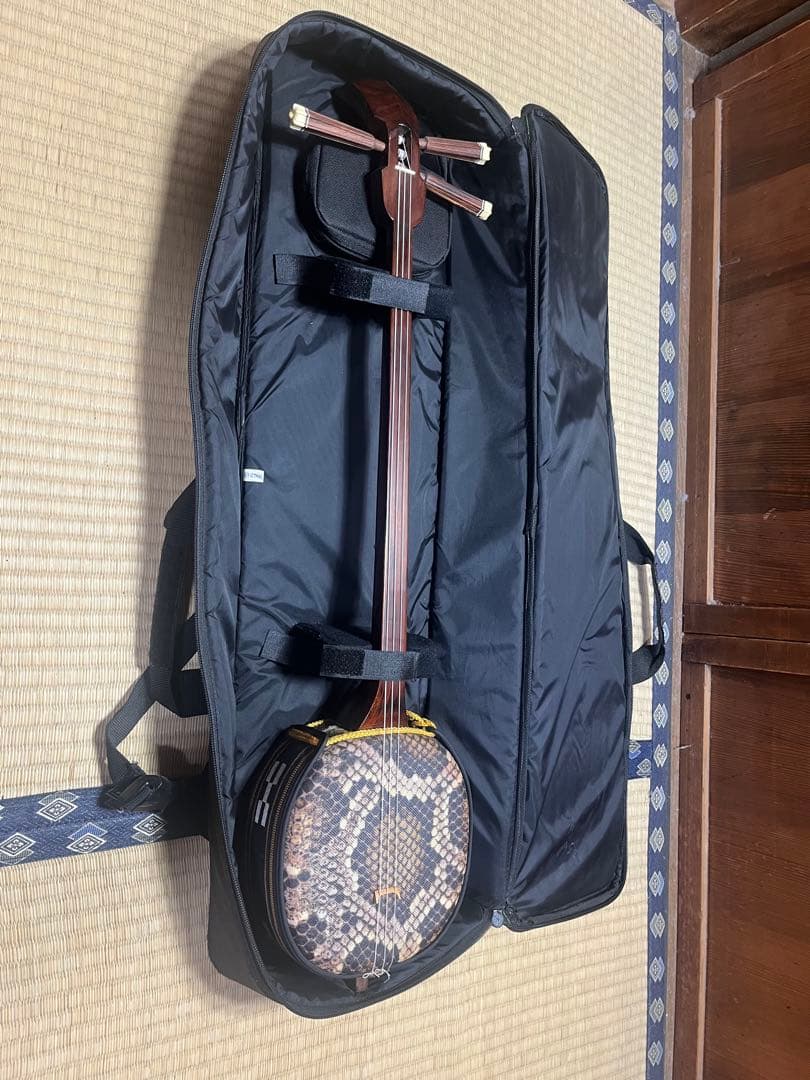 三線 人工皮　ストラップ付き　美品