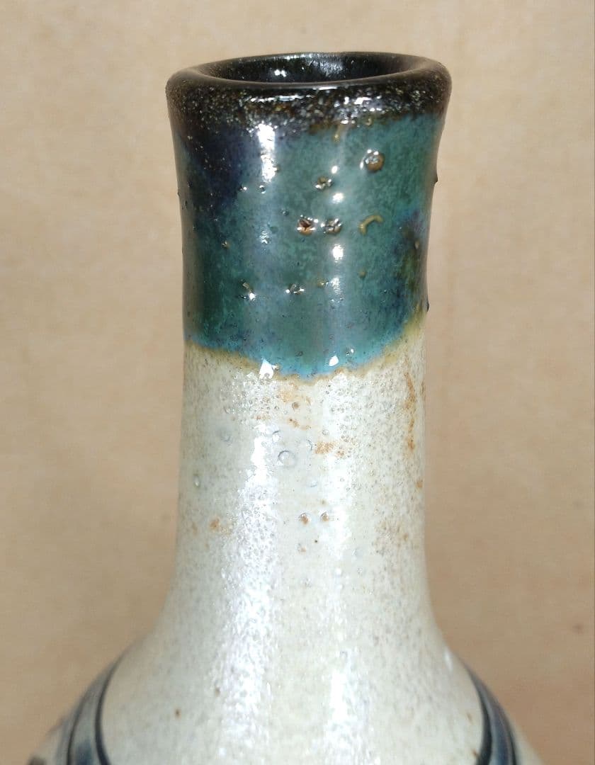 【本物保証】金城次郎 海老魚紋つる首花瓶 共箱 栞 壷屋焼 人間国宝 やちむん