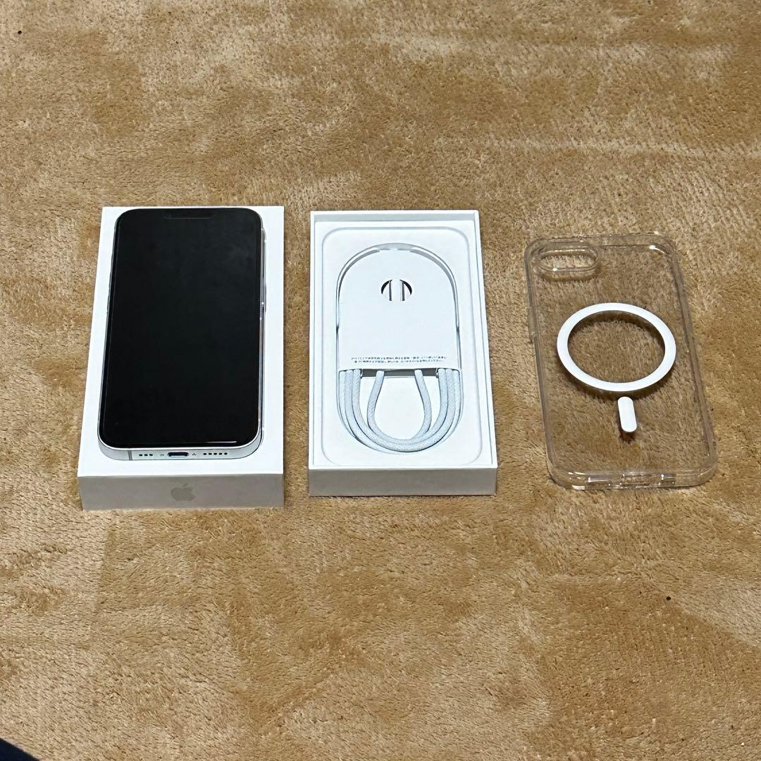 充放電回数15回 iPhone 16e 128GB SIMフリー ホワイト