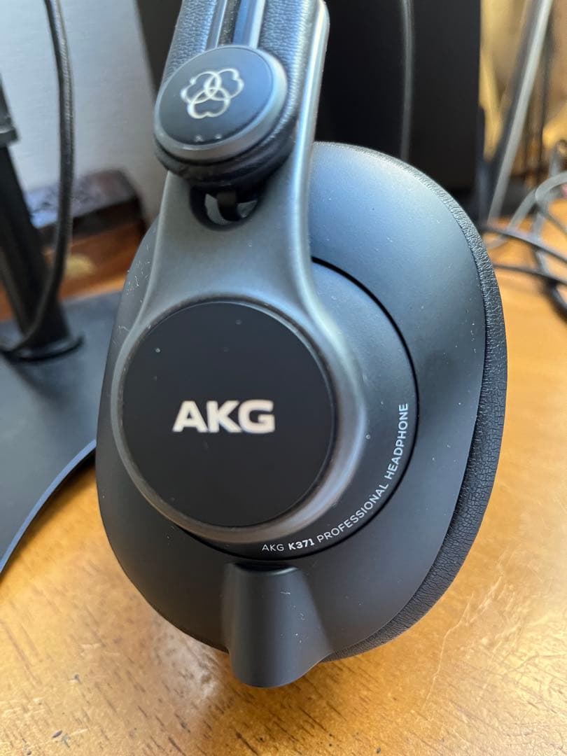 ヘッドホン　AKG K371