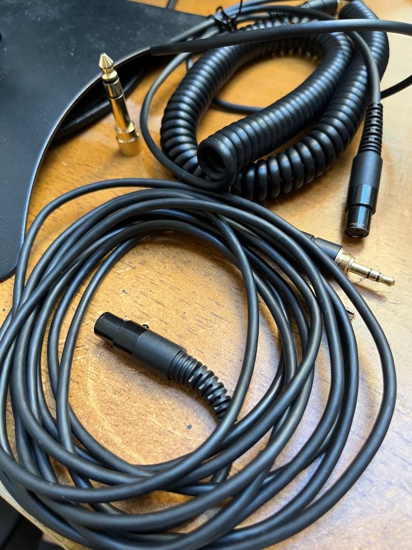 ヘッドホン　AKG K371