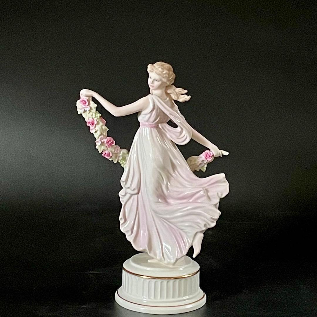 ウェッジウッド フィギュリン　フローラルコレクション　【ダンシングアワー】1