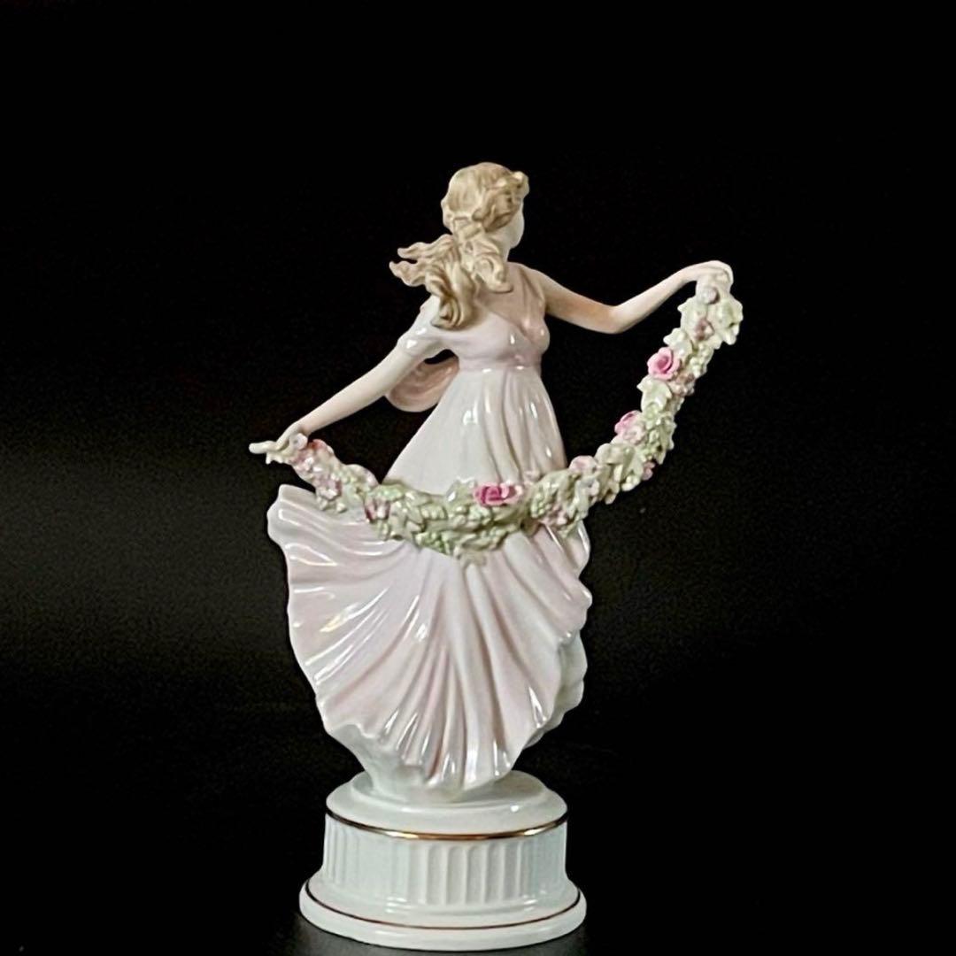 ウェッジウッド フィギュリン　フローラルコレクション　【ダンシングアワー】1