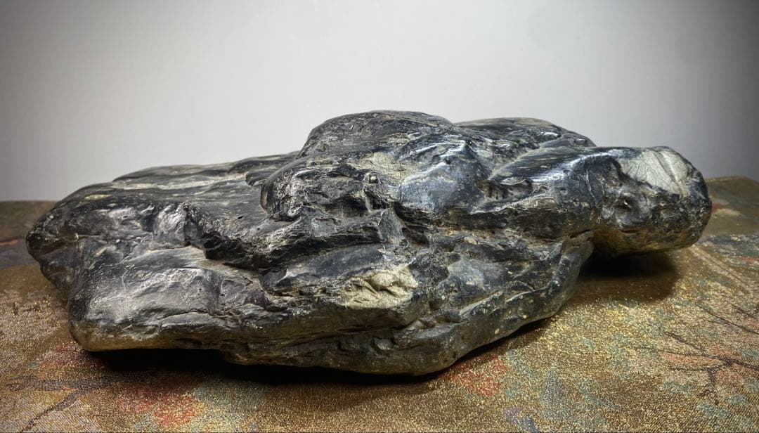 佐治川石 ウブ 銘 月山 横33×高11(cm) 6.26kg 水石 盆栽