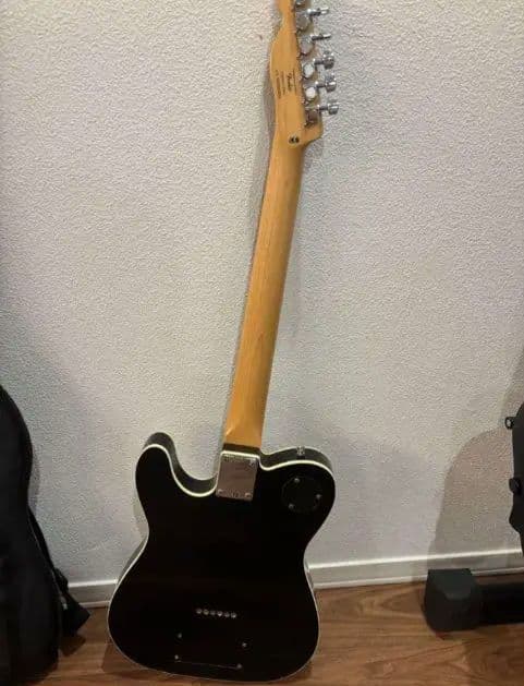 U*y様 ファズファクトリー内蔵　テレキャスター　Squier　John5　発振