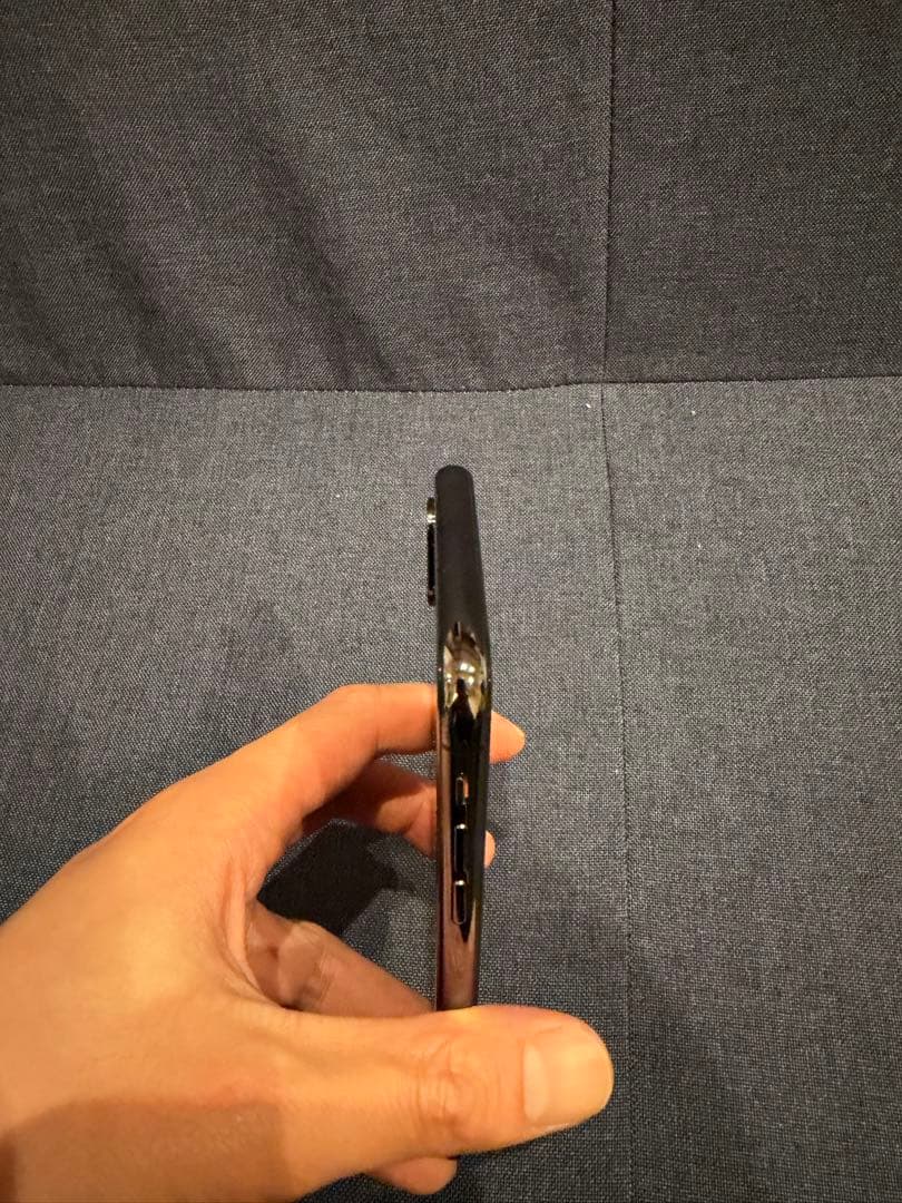 iPhone X 256GB SIMフリー バッテリー79% 画面小キズあり