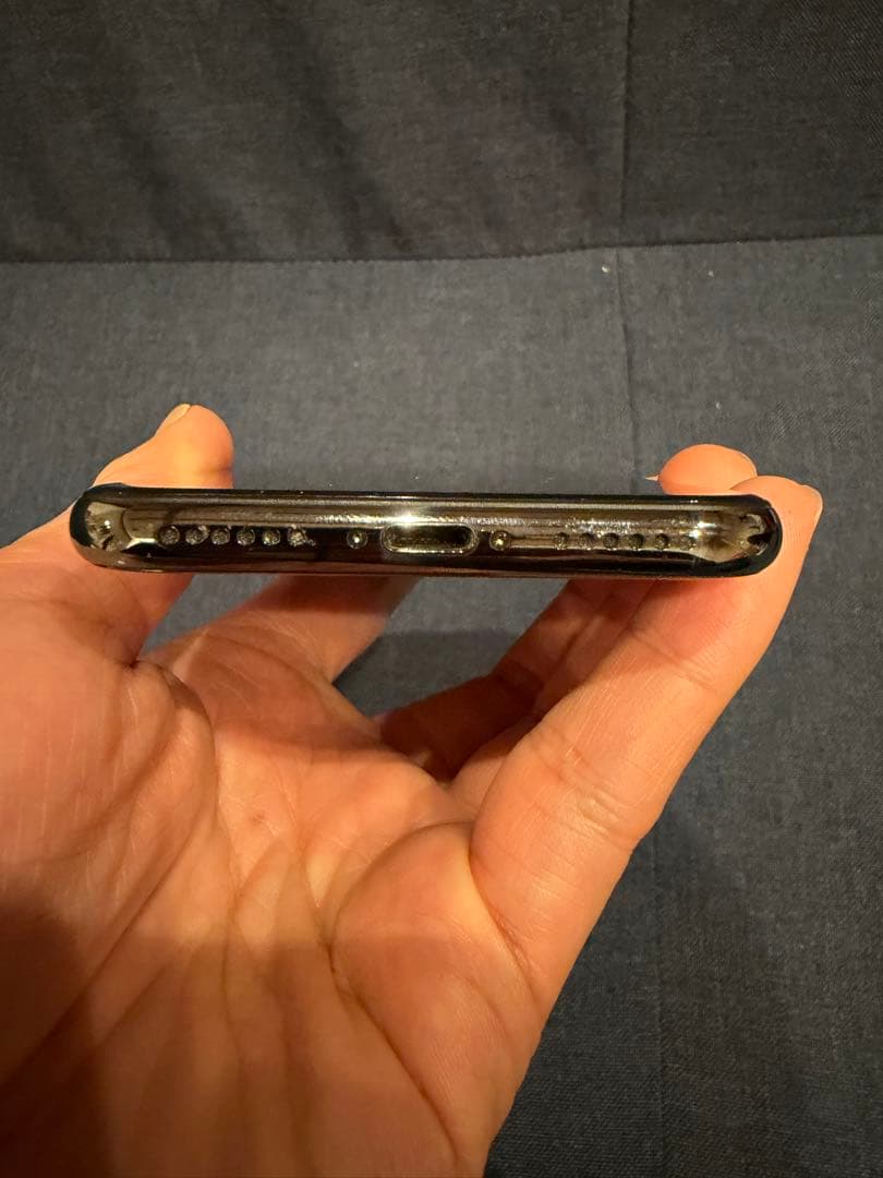 iPhone X 256GB SIMフリー バッテリー79% 画面小キズあり