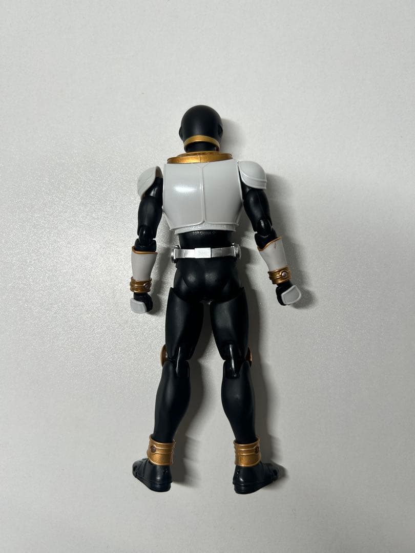 S.H.Figuarts 真骨彫製法 仮面ライダークウガ グローイングフォーム