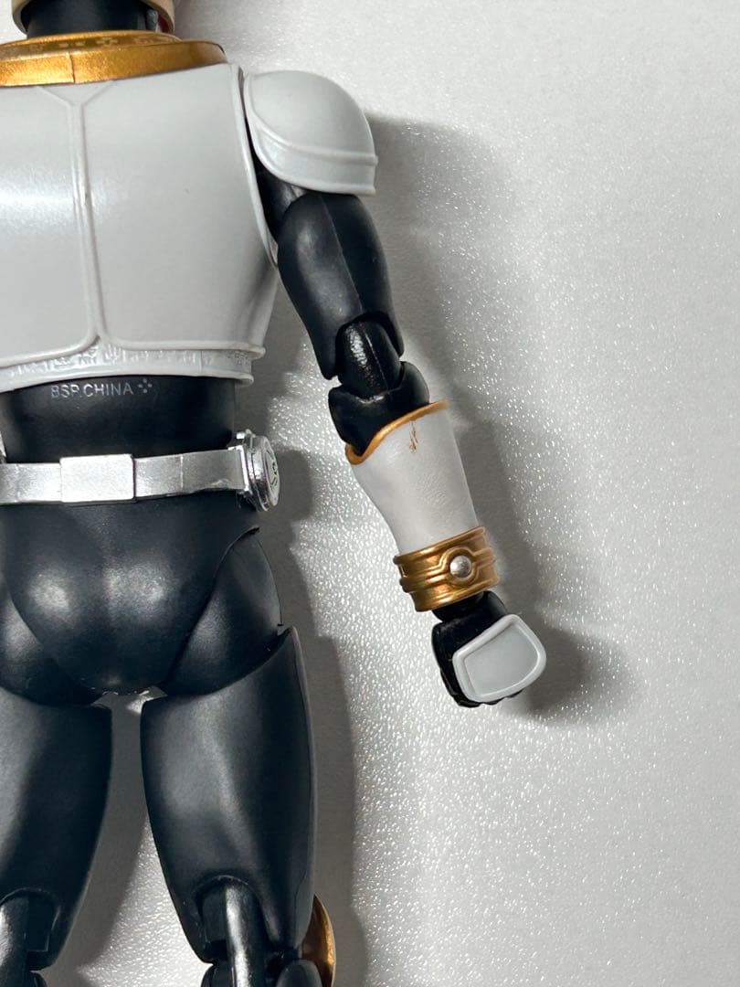 S.H.Figuarts 真骨彫製法 仮面ライダークウガ グローイングフォーム