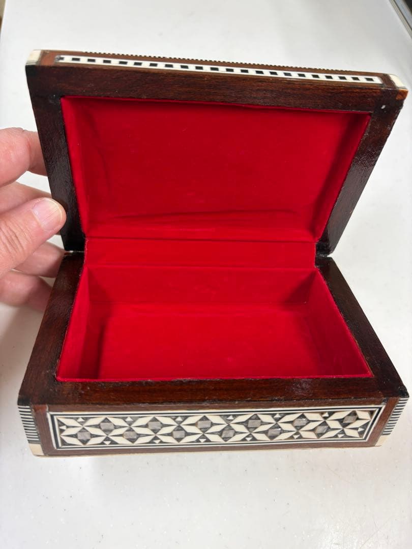 エジプト　螺鈿細工の宝石箱　アクセサリーケース