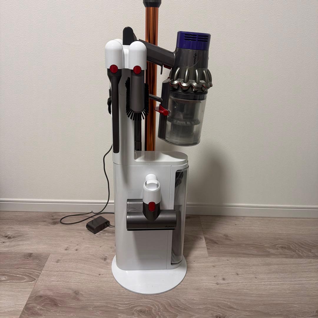 b*2様 Dyson Cyclone 本体＋アタッチメント多数 バッテリーなし