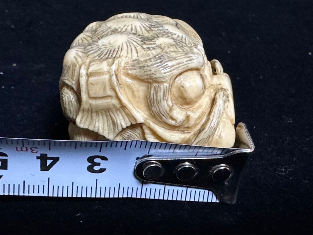 極上　根付　獅子頭　彫刻 置物　細密細工　骨董　アンティーク　在銘