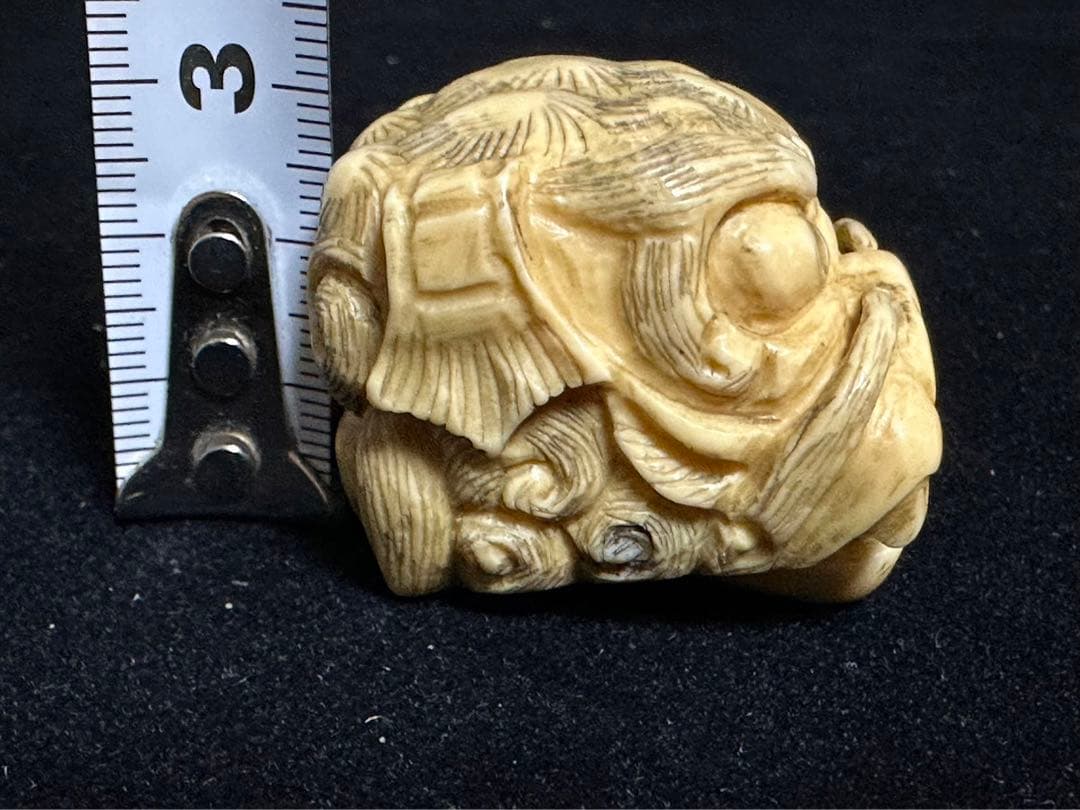 極上　根付　獅子頭　彫刻 置物　細密細工　骨董　アンティーク　在銘
